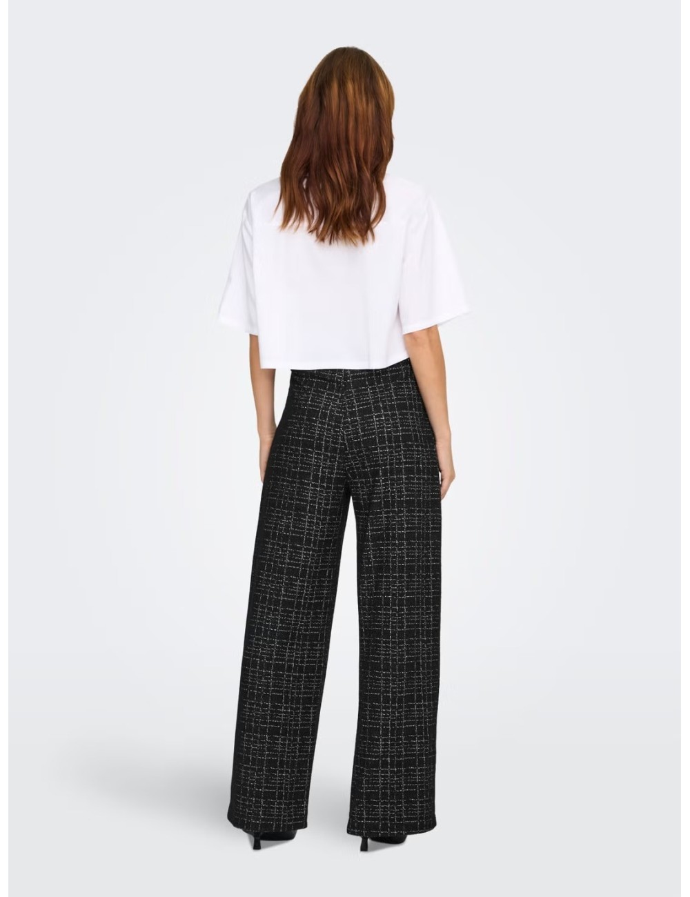 PANTALON CORTE REGULAR CUADROS NEGRO