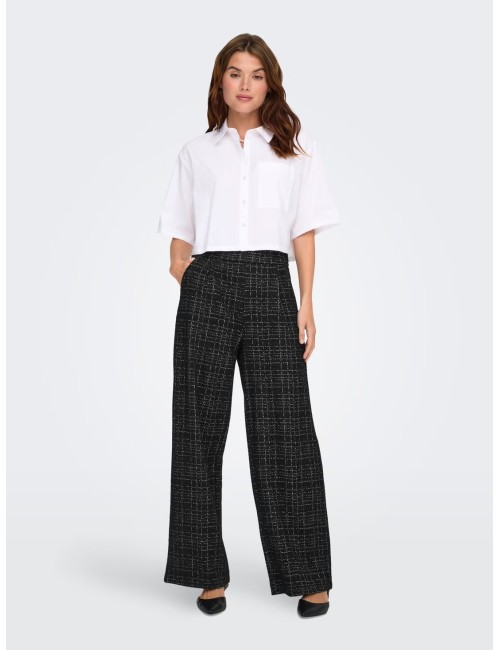 PANTALON CORTE REGULAR CUADROS NEGRO