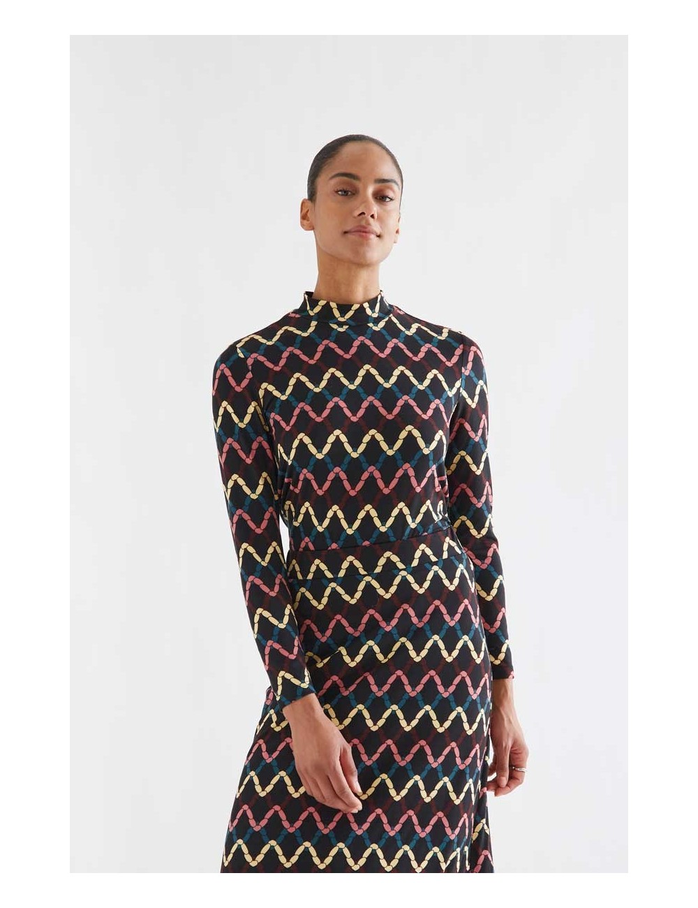 CAMISETA CON ESTAMPADO SKEIN