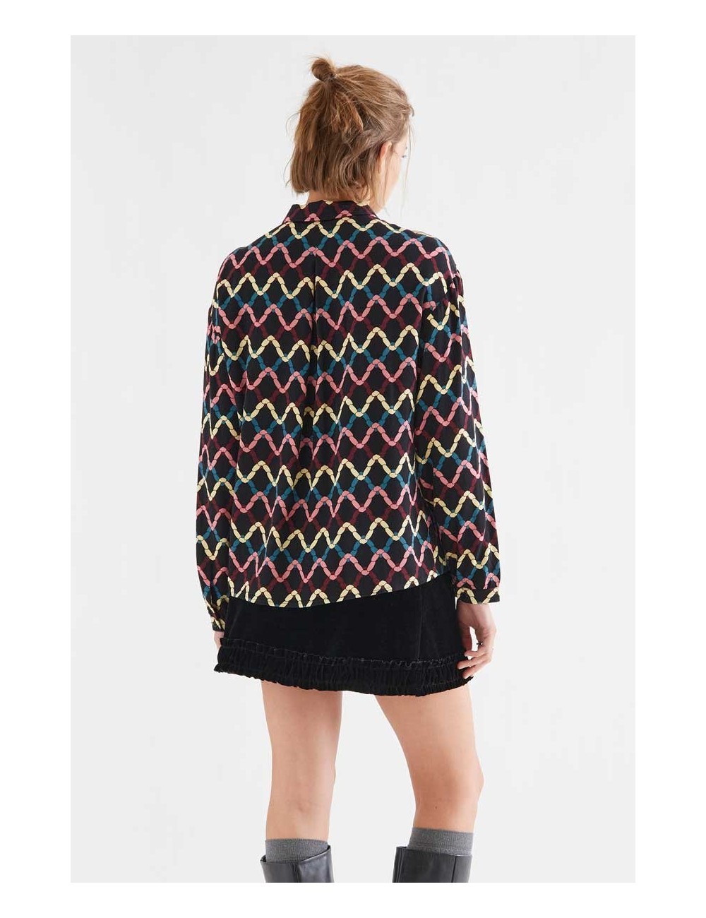 CAMISA CON ESTAMPADO SKEIN