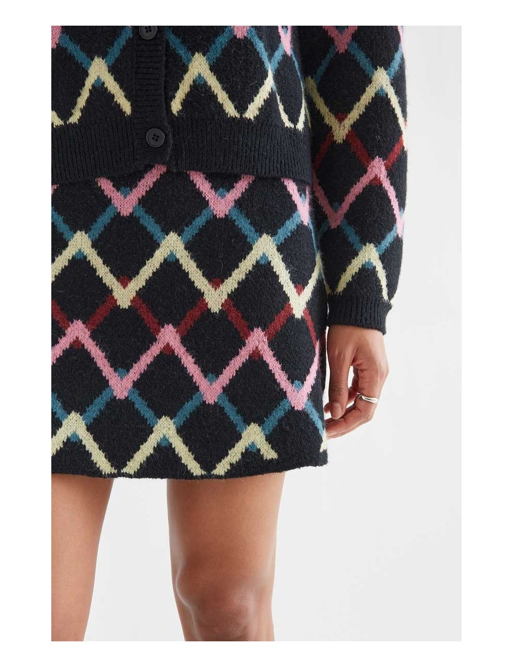 FALDA CORTA CON ESTAMPADO SKEIN