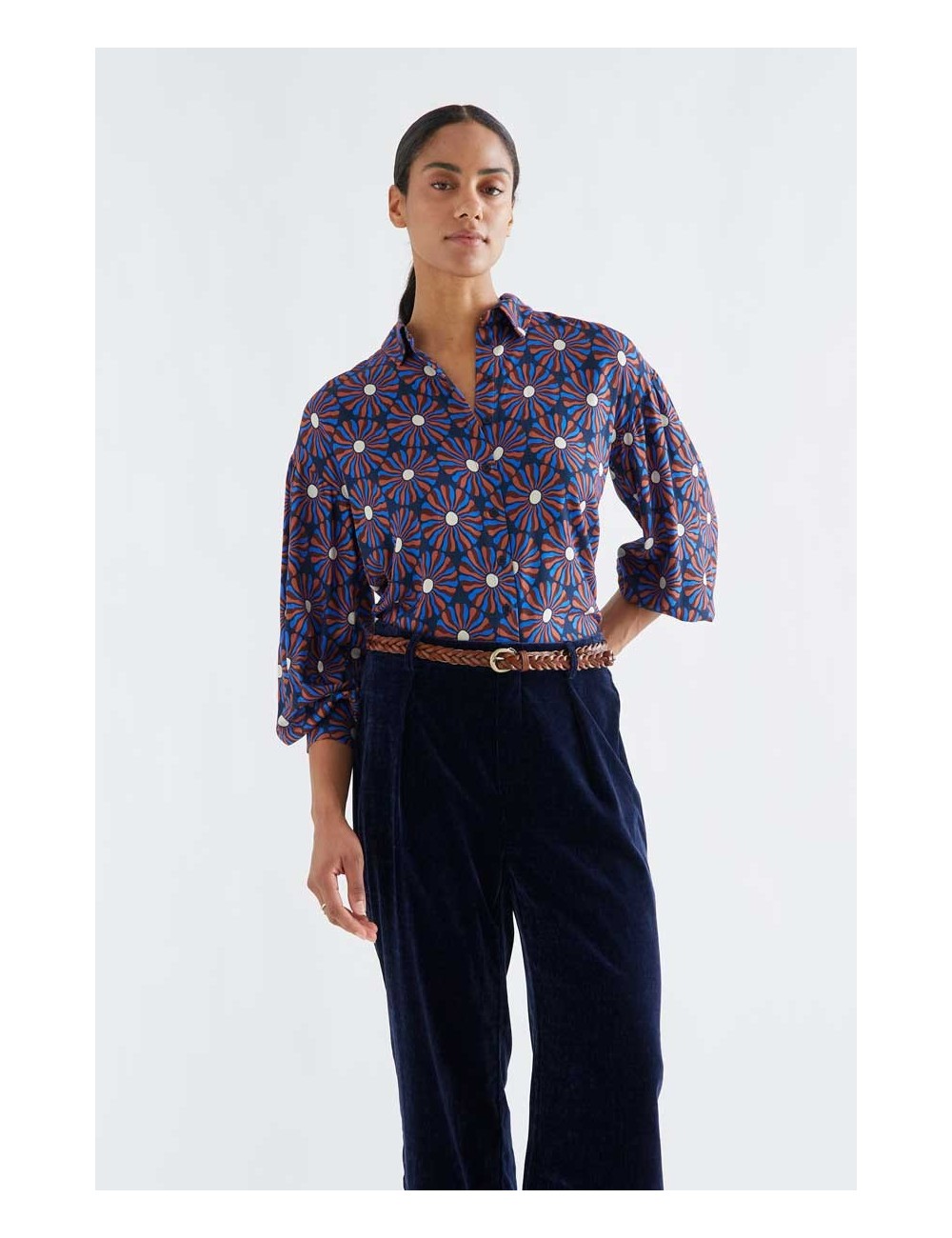 CAMISA CON ESTAMPADO CHOCOLATE FLOWER