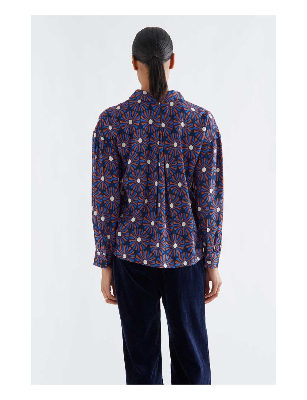 CAMISA CON ESTAMPADO CHOCOLATE FLOWER