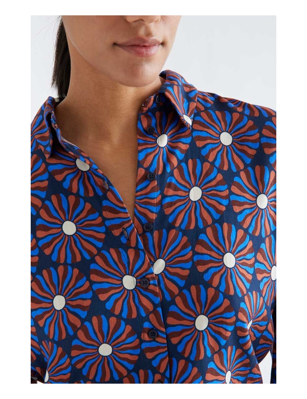 CAMISA CON ESTAMPADO CHOCOLATE FLOWER