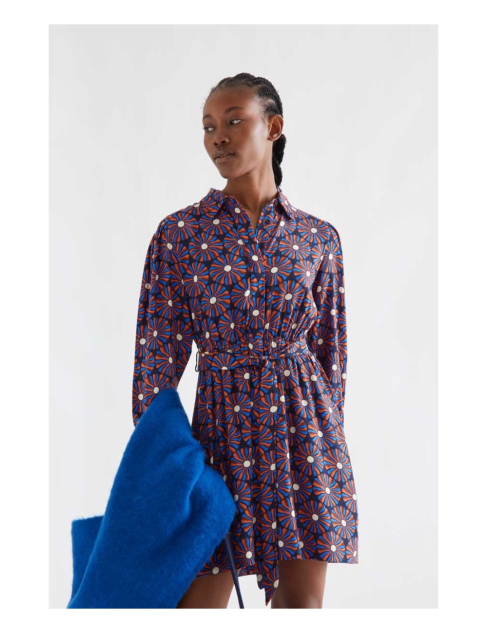 VESTIDO CORTO CON ESTAMPADO CHOCOLATE FLOWER