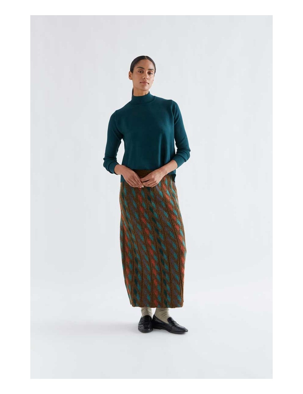 JERSEY CUELLO ALTO BÁSICO VERDE OSCURO