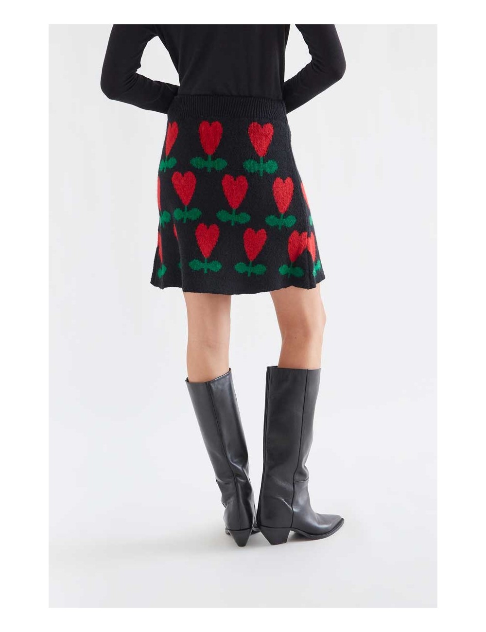 FALDA CORTA CON ESTAMPADO CICLAMEN