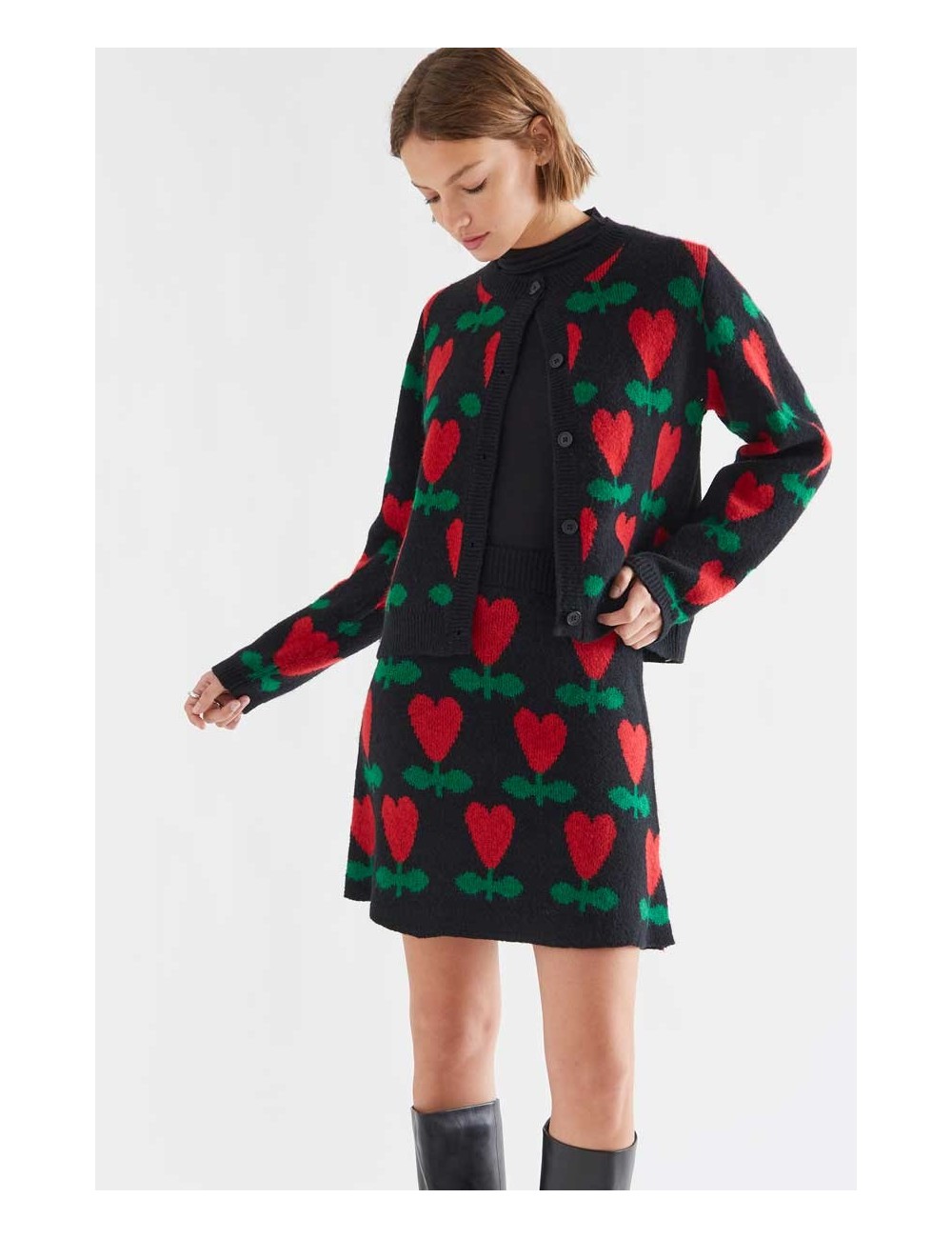 FALDA CORTA CON ESTAMPADO CICLAMEN